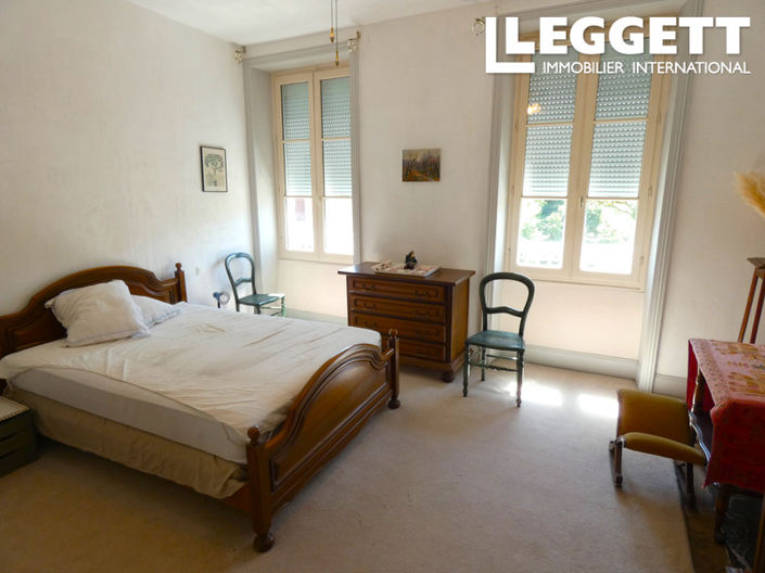 Image No.5-8 Bed House for sale