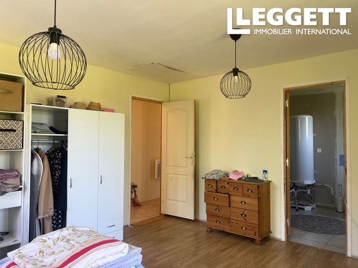 Image No.8-4 Bed House for sale