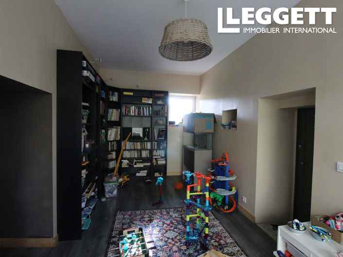 Image No.9-3 Bed House for sale