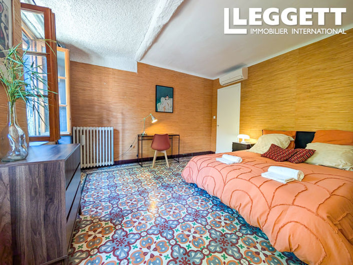 Image No.6-4 Bed House for sale