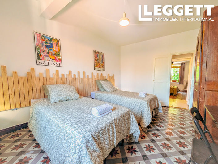 Image No.9-4 Bed House for sale