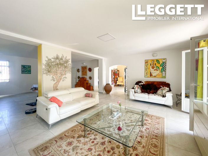 Image No.3-4 Bed House for sale