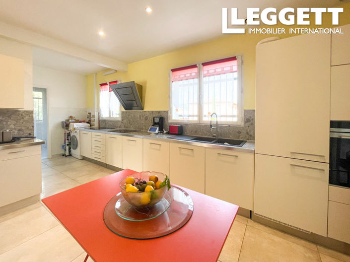 Image No.6-4 Bed House for sale