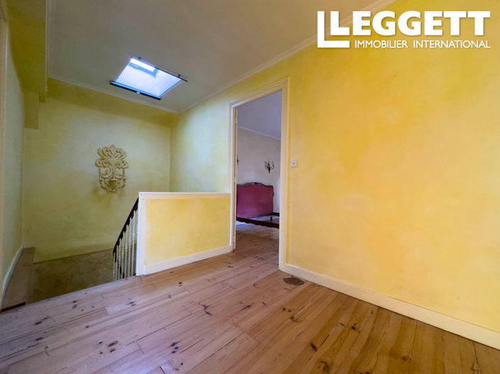 Image No.9-5 Bed House for sale