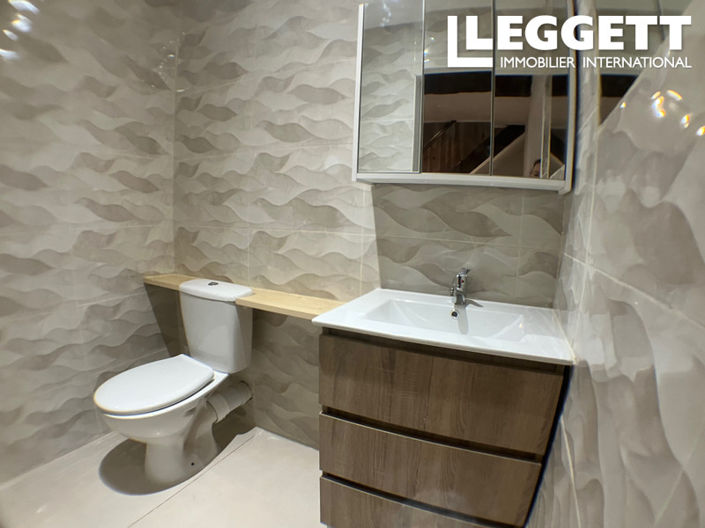 Image No.8-2 Bed House for sale