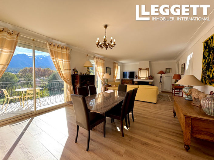 Image No.3-6 Bed House for sale