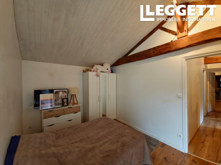 Image No.8-3 Bed House for sale