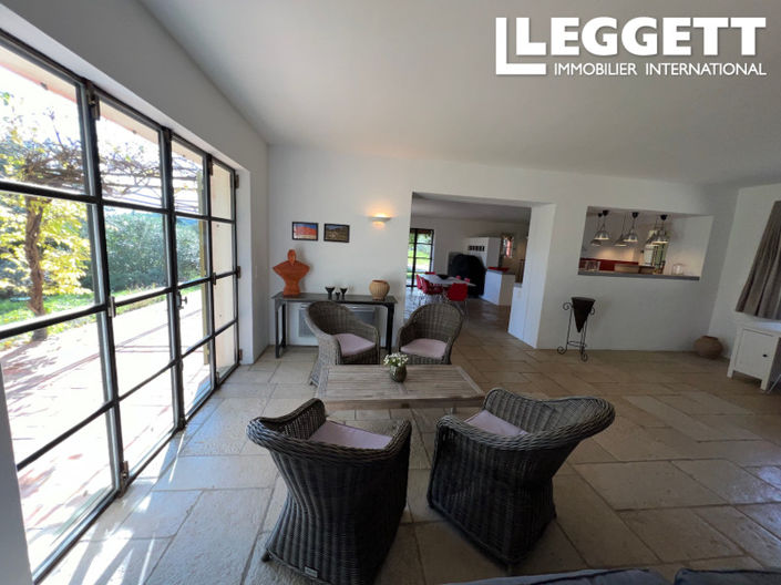 Image No.5-5 Bed House for sale