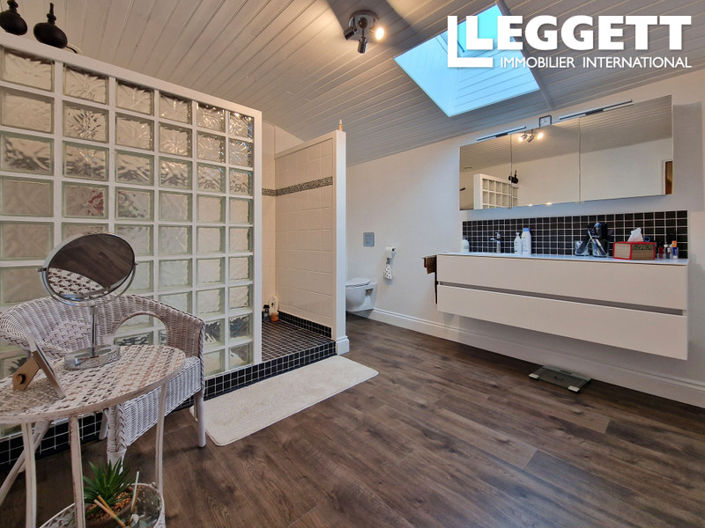 Image No.7-3 Bed House for sale