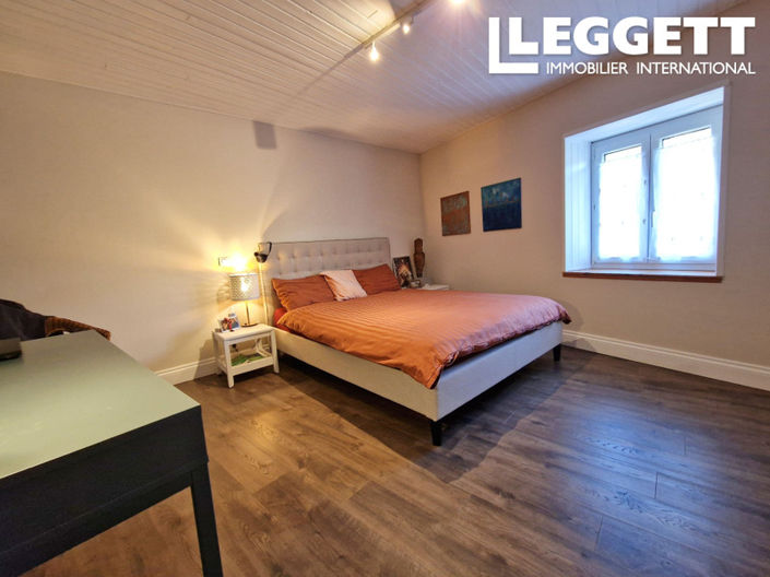 Image No.8-3 Bed House for sale