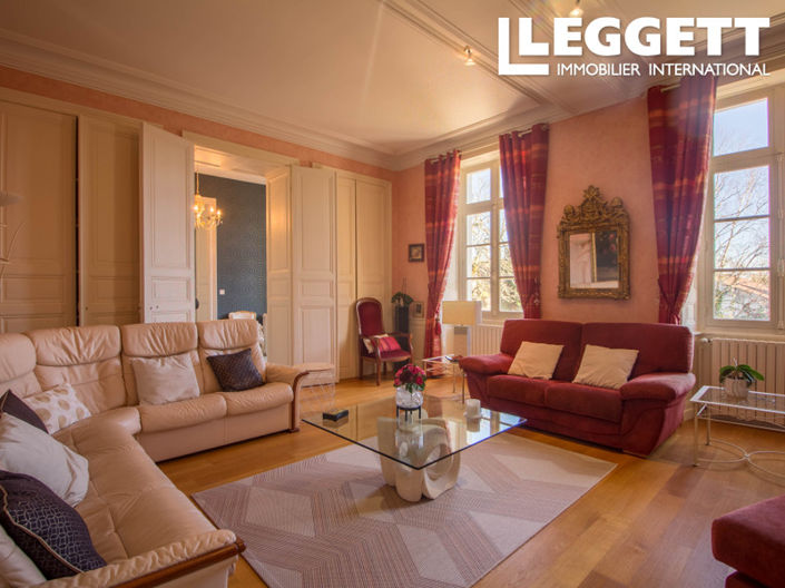 Image No.7-10 Bed House for sale