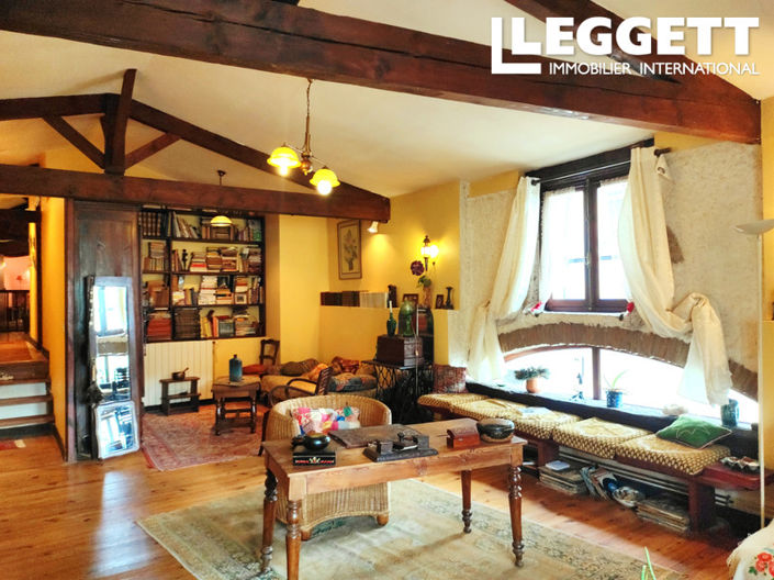 Image No.10-3 Bed House for sale