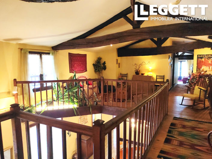 Image No.8-3 Bed House for sale