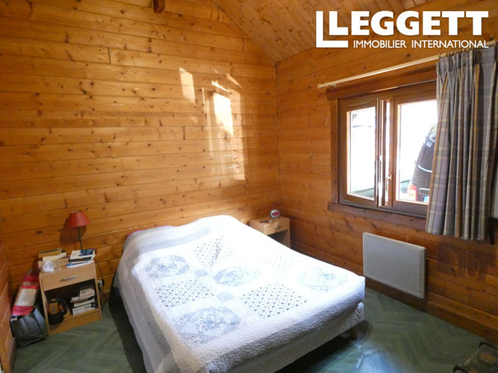 Image No.2-4 Bed House for sale