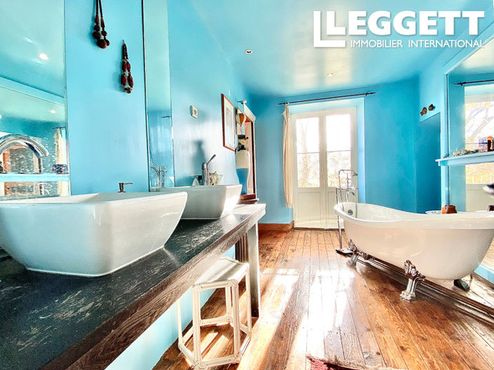 Image No.8-4 Bed House for sale