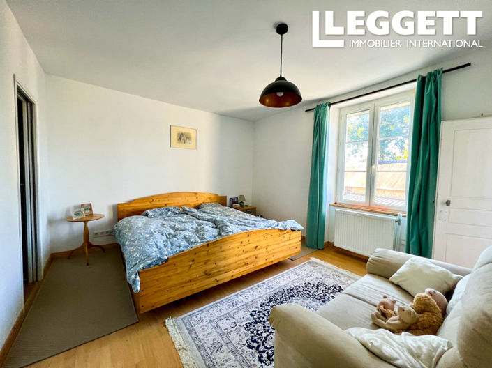 Image No.6-5 Bed House for sale