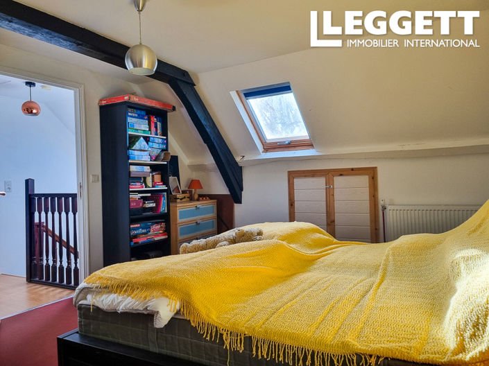 Image No.7-5 Bed House for sale