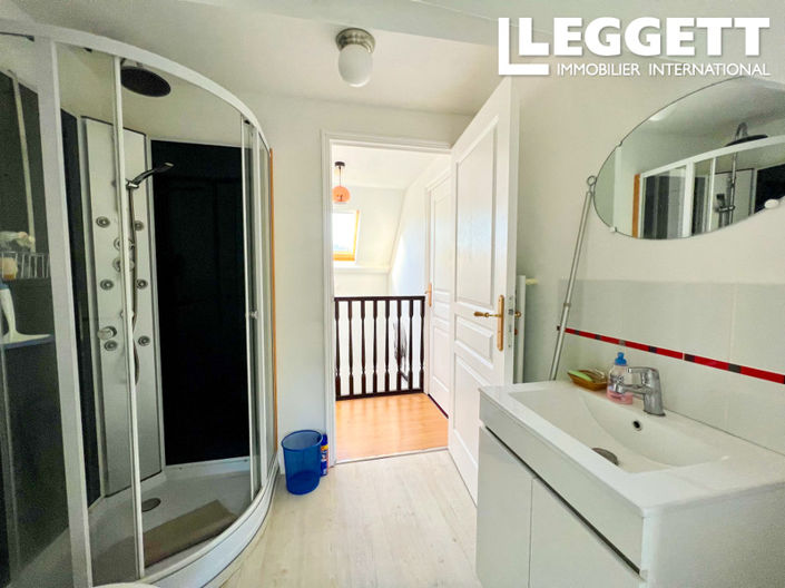 Image No.8-5 Bed House for sale