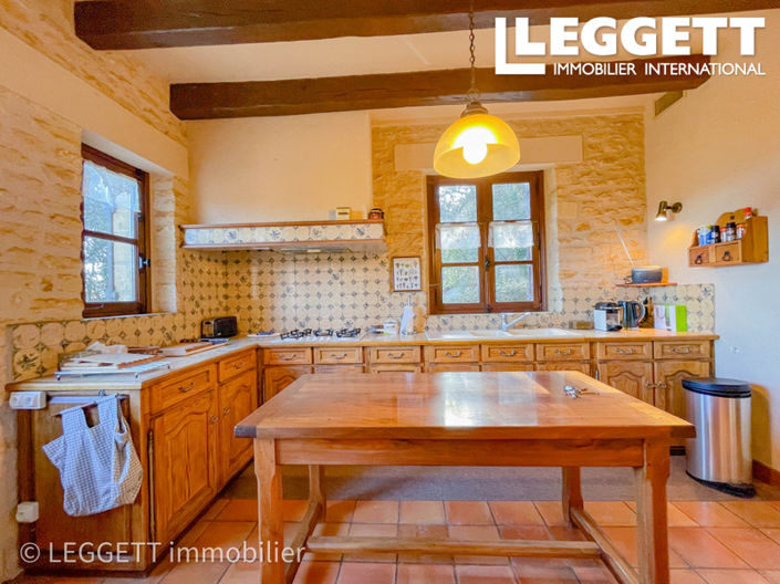 Image No.8-6 Bed House for sale