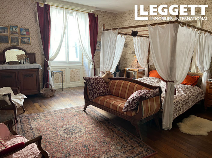 Image No.7-5 Bed House for sale