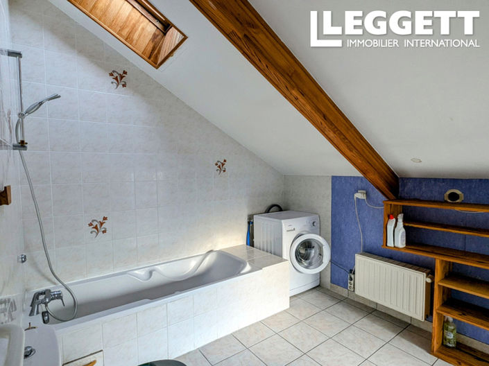 Image No.10-6 Bed House for sale