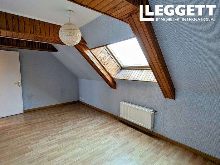 Image No.9-6 Bed House for sale