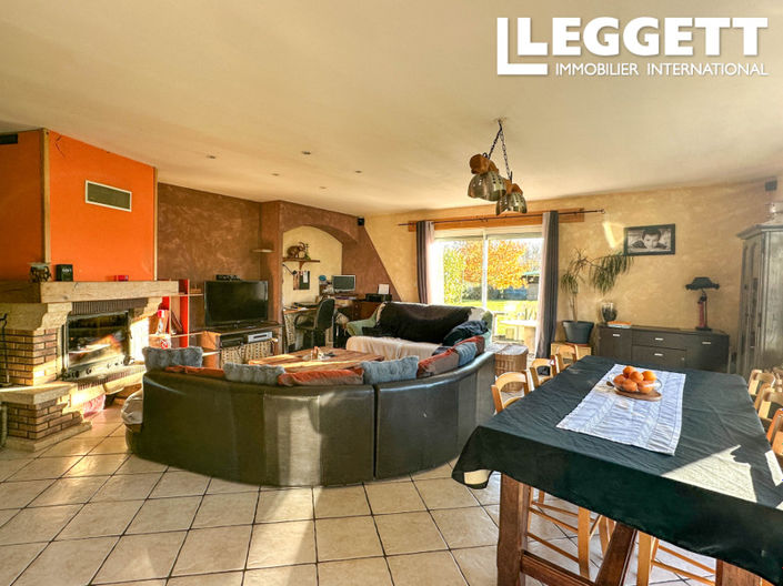 Image No.6-2 Bed House for sale