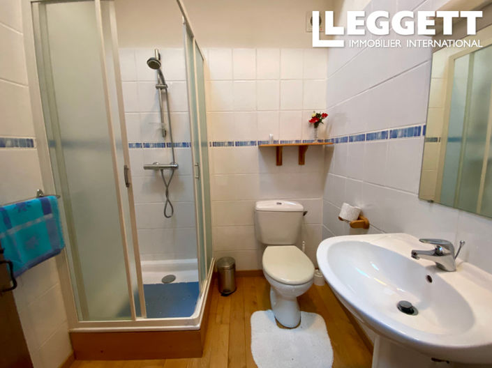 Image No.8-3 Bed House for sale