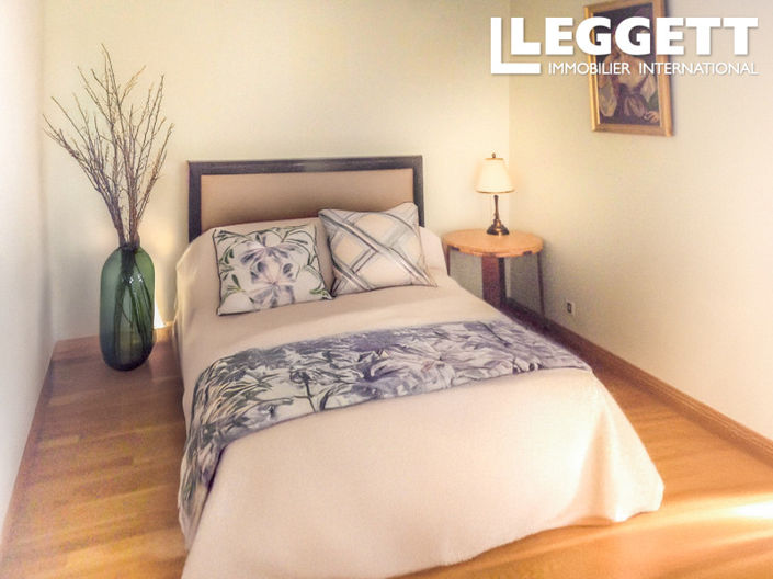 Image No.3-3 Bed Apartment for sale