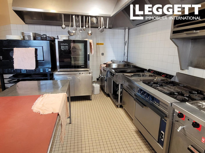 Image No.2-17 Bed Commercial for sale