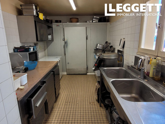 Image No.9-17 Bed Commercial for sale