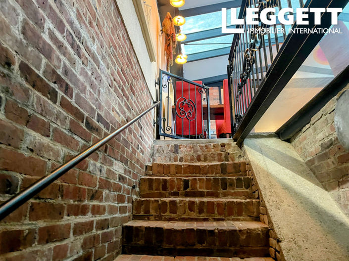 Image No.10-3 Bed Commercial for sale