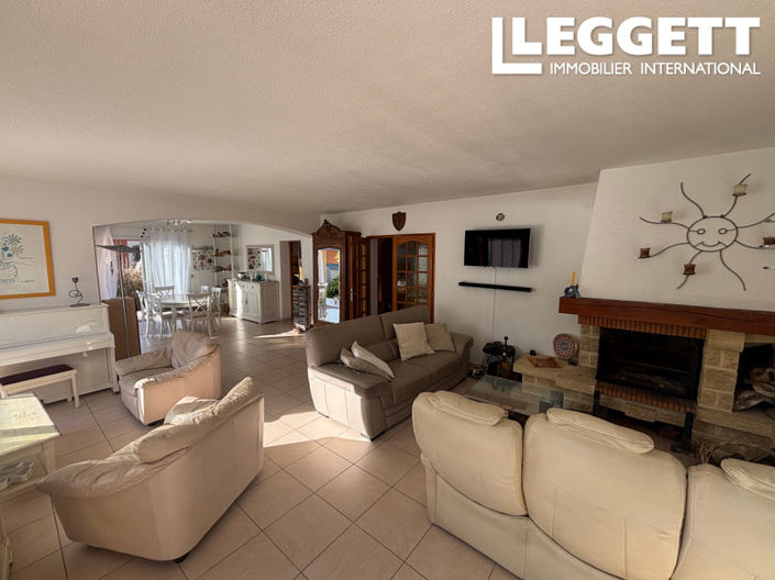 Image No.6-4 Bed House for sale