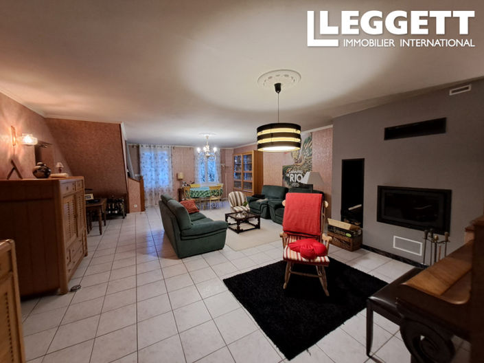 Image No.6-5 Bed House for sale