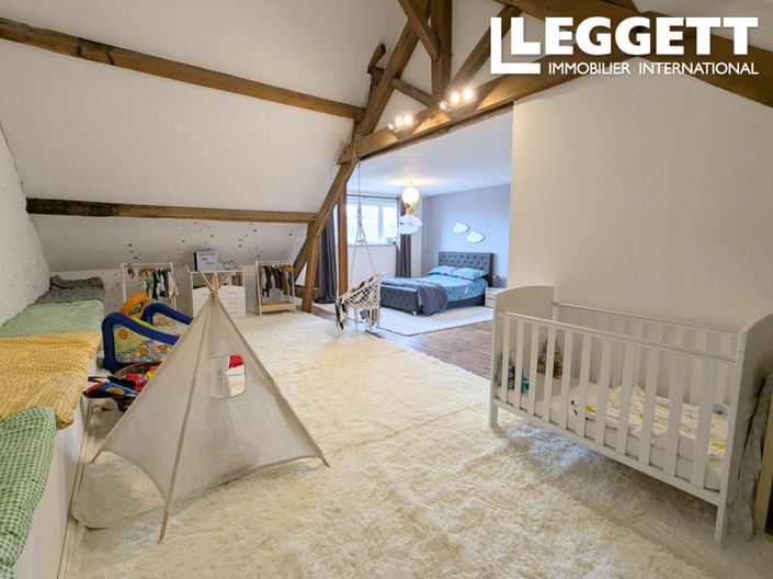 Image No.7-5 Bed House for sale