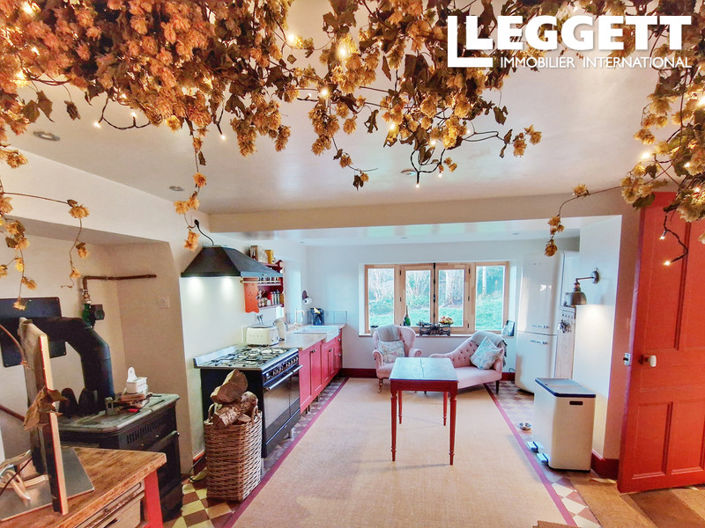 Image No.4-8 Bed House for sale