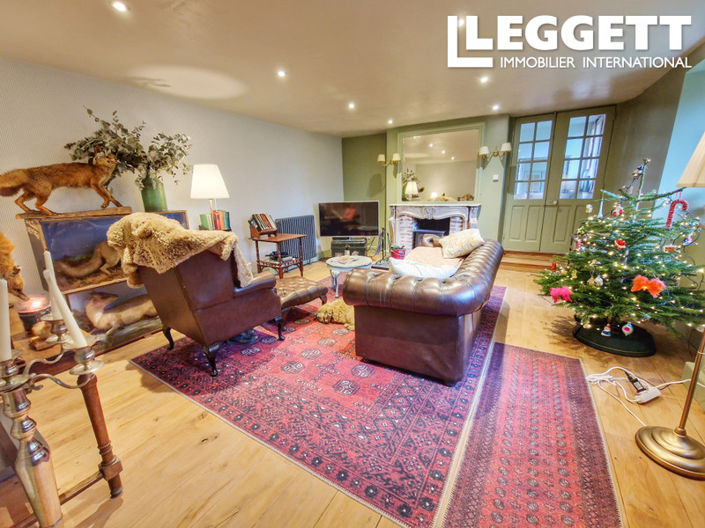 Image No.6-8 Bed House for sale