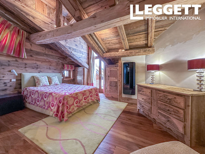 Image No.7-5 Bed House for sale