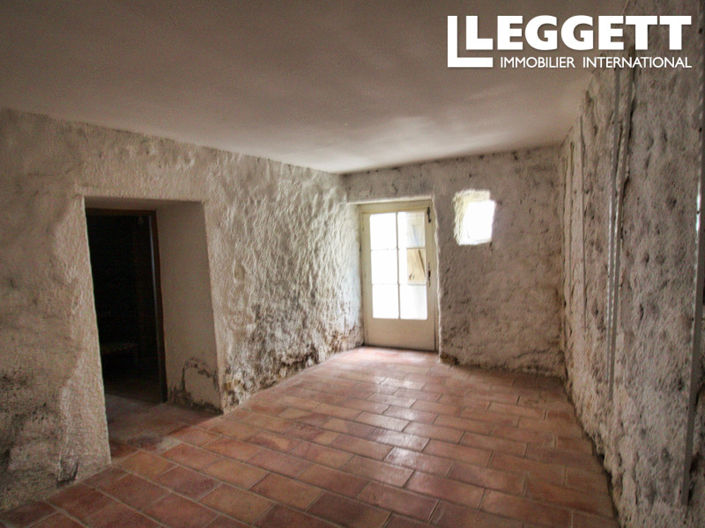 Image No.9-2 Bed House for sale