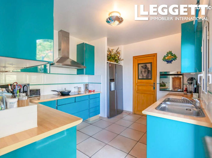 Image No.6-4 Bed House for sale