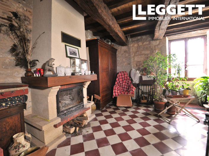 Image No.10-6 Bed House for sale