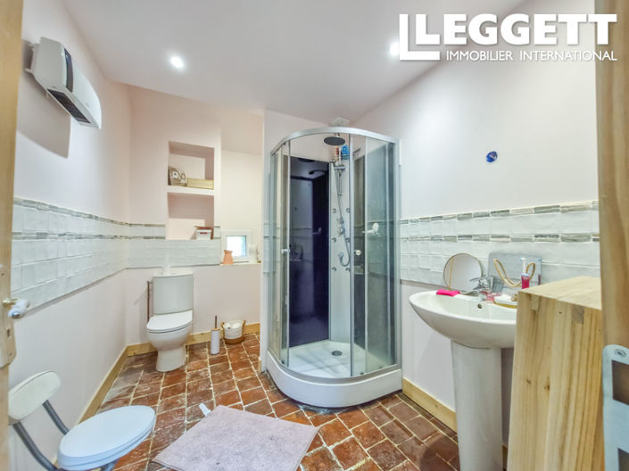 Image No.10-3 Bed House for sale