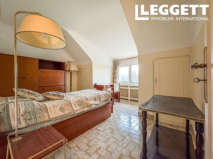 Image No.7-5 Bed House for sale