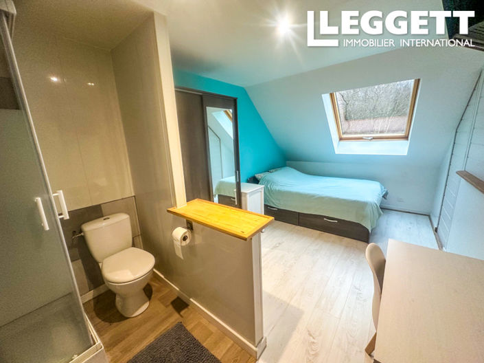 Image No.8-6 Bed House for sale