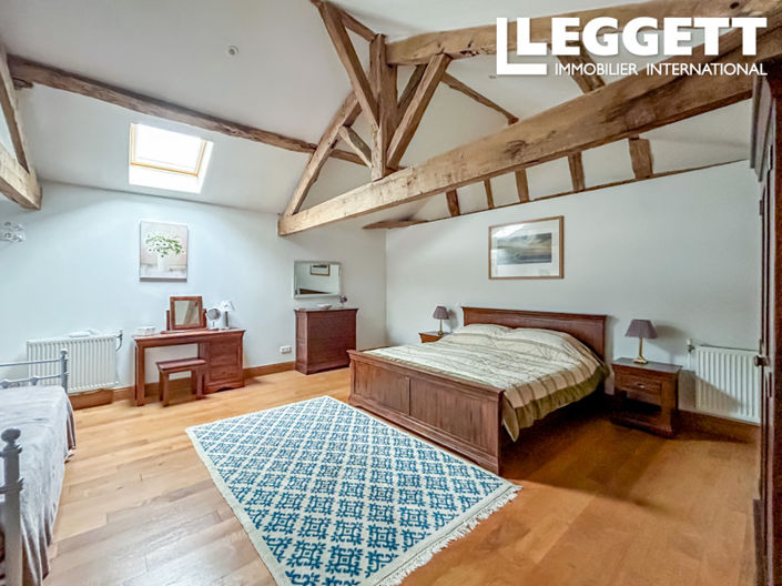 Image No.7-5 Bed House for sale