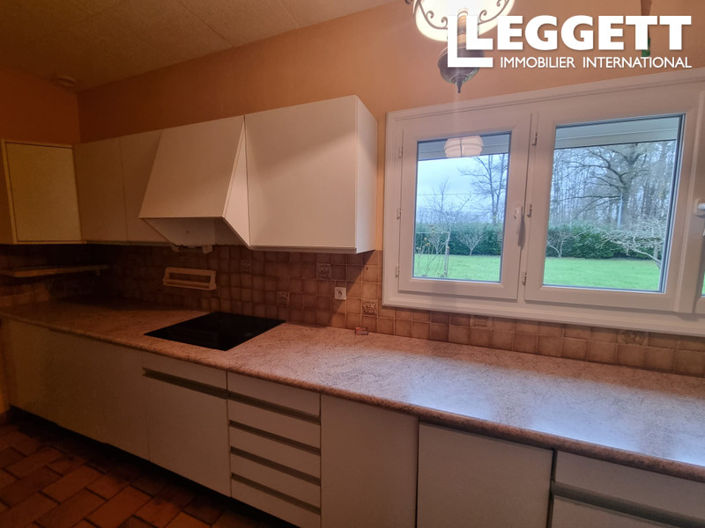 Image No.8-4 Bed House for sale