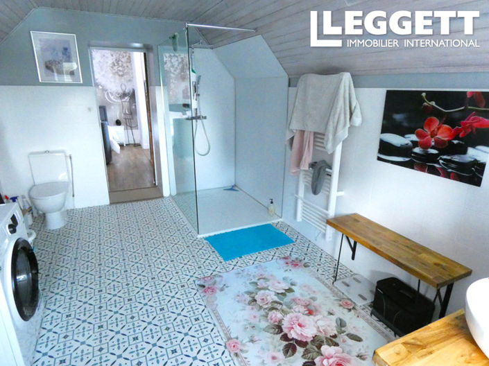 Image No.8-3 Bed House for sale