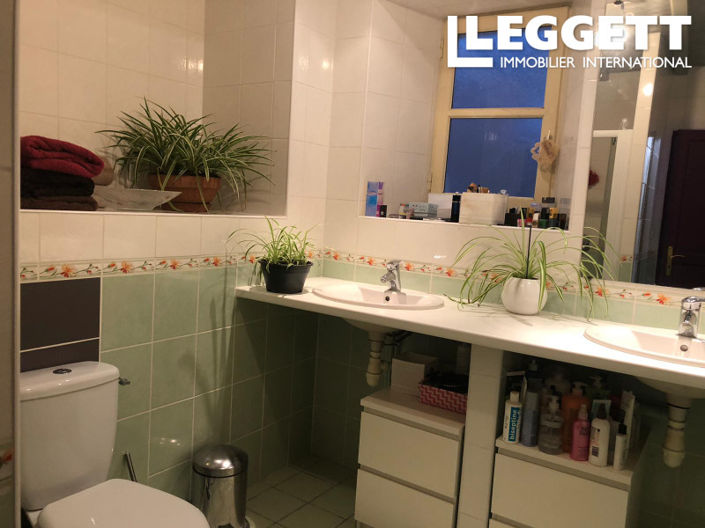 Image No.9-5 Bed Commercial for sale