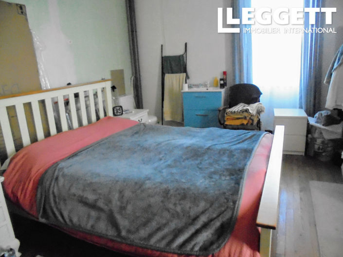 Image No.10-3 Bed House for sale