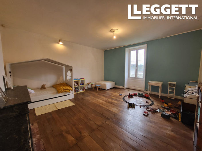 Image No.6-4 Bed House for sale